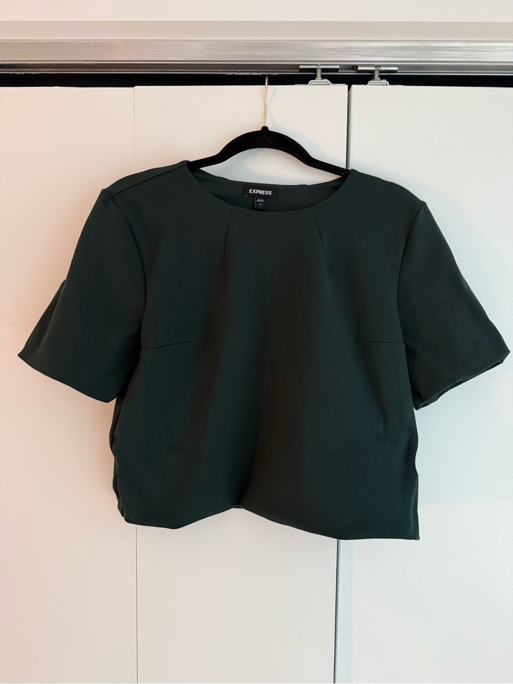 Express Boxy Short Sleeve Crop Top in Deep Green